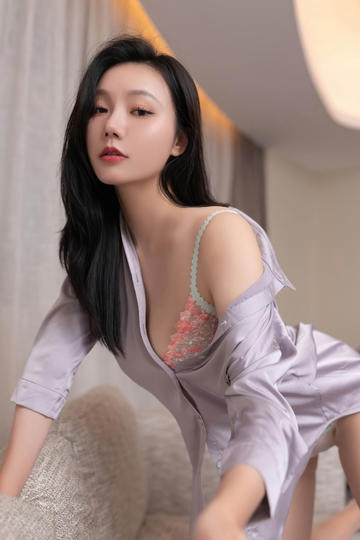 寧藝卓的鞋大了